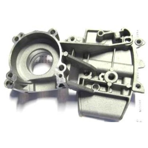 Картер бензопилы 137,142 правая половина