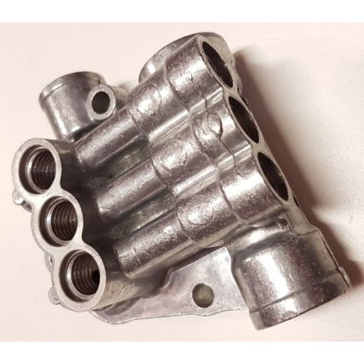 Корпус насоса  мойки HP2140 сторона патрубков